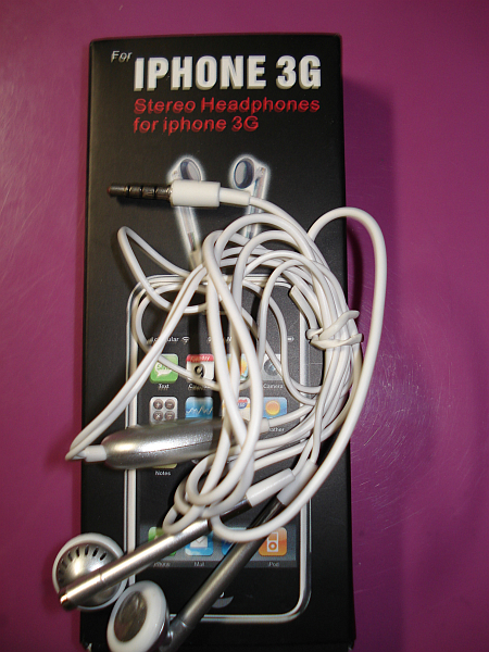 iPhone_headphone.jpg